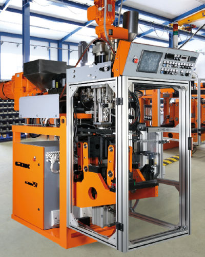 Macchina di soffiaggio di estrusione - GM 750 series - GDK spol. s.r.o. - a doppia stazione / a stazione unica / automatica