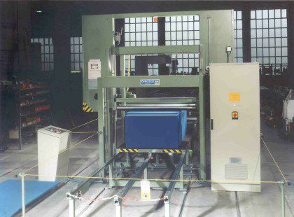 Sega a nastro - W 23 - Fecken-Kirfel GmbH & Co. KG, Maschinenfabrik - orizzontale / per plastica / interamente automatica