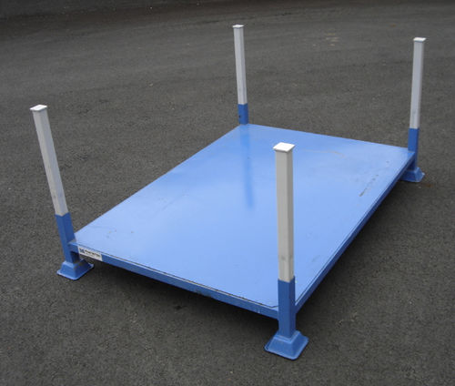 Pallet in metallo - MANERGO - accatastabile / a ripiano chiuso / su misura