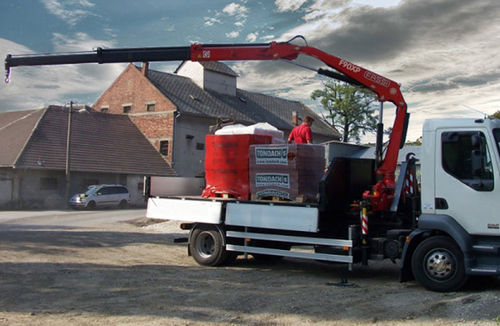 Gru montata su camion - F90A e-active series - Fassi gru S.p.A - con braccio / per cantiere / di sollevamento