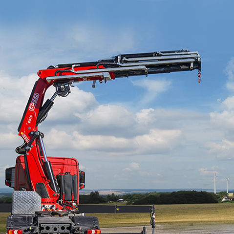 Gru montata su camion - F515RA e-dynamic series - Fassi gru S.p.A - con braccio articolato / per cantiere / di sollevamento