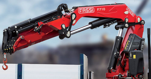 Gru montata su camion - F710RA xhe-dynamic - Fassi gru S.p.A - con braccio / di sollevamento / a 4 assi
