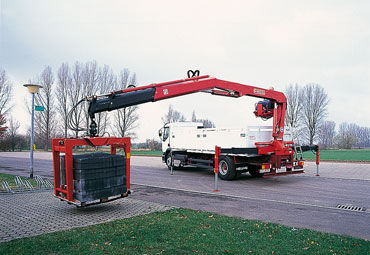 Gru montata su camion - F240ASXP - Fassi gru S.p.A - con braccio / fuoristrada / di sollevamento