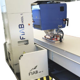 Macchina saldatrice ad ultrasuoni - 1400L S - FIAB - automatica / a portale / sottovuoto