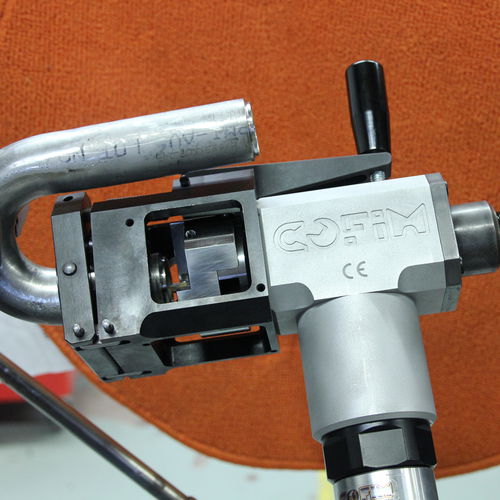 Smussatrice a presa esterna - TU3D series - COFIM SYSTEM - elettrica / pneumatica / portatile