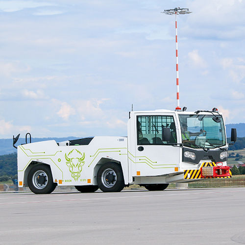 Trattore di aereo - »BISON« E 370 - Goldhofer - elettrico / 4 ruote / con conducente seduto