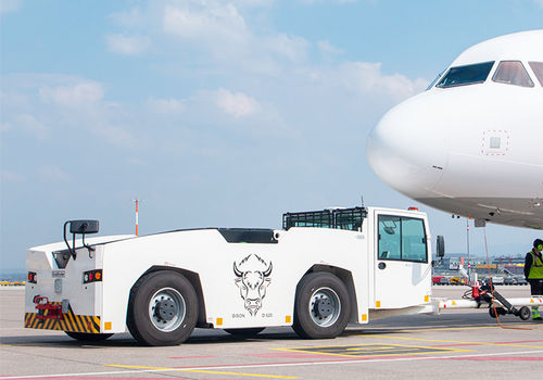 Trattore di aereo - »BISON« D 620 - Goldhofer - diesel / 4 ruote / con conducente seduto