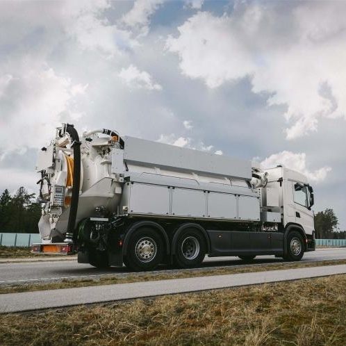 Spazzatrice su autotelaio - FlexLine C100 - Bucher Municipal AG - con motore a combustione / da esterno / per rifiuti