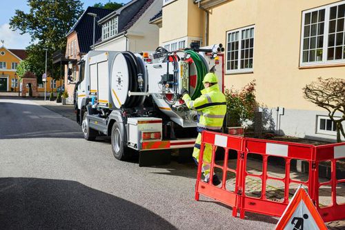 Spazzatrice montata su camion - CityFlex C40 - Bucher Municipal AG - con motore a combustione / da esterno / per rifiuti