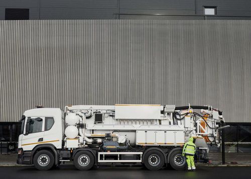Spazzatrice su autotelaio - SuperRecycler CR140  - Bucher Municipal AG - con motore a combustione / da esterno / per rifiuti