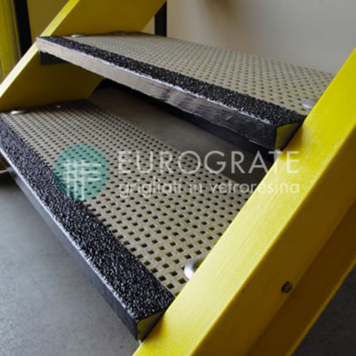 Gradino di scala in composito PRV - Eurotred® - EUROGRATE GRP GRATING AND PROFILES
