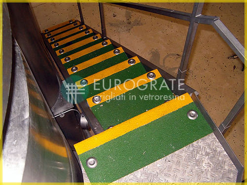 Rivestimento di pavimenti in composito armato di fibra di vetro - Eurostep® - EUROGRATE GRP GRATING AND PROFILES - in metallo / in laminato / in PRFV