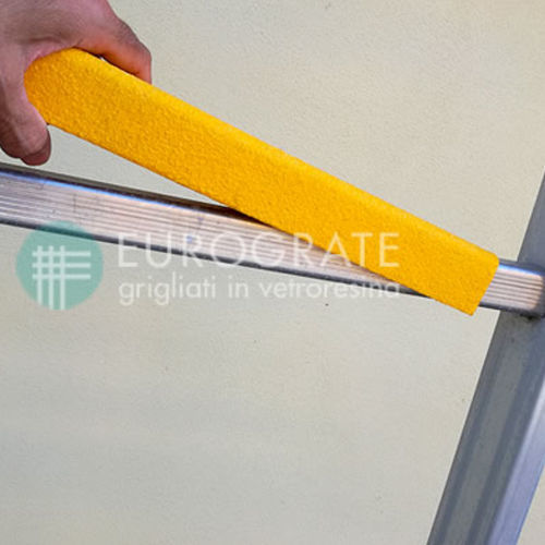Rivestimento di pavimenti in cemento - EUROGRATE GRP GRATING AND PROFILES - in legno / in quarzo / antiscivolo