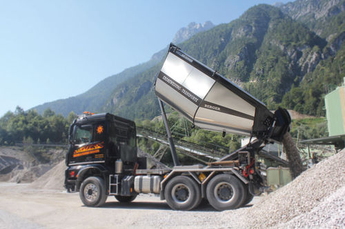 Benna per camion a 3 assi - MEILLER F. X. Fahrzeug- und Maschinenfabrik GmbH & Co KG - a 4 assi