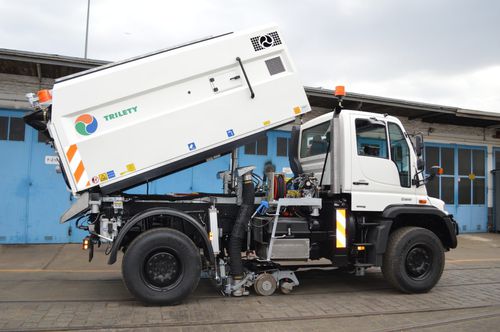 Spazzatrice strada-rotaia - SRG - Gebrüder TRILETY GmbH  - montata su veicolo / idraulica / per strade