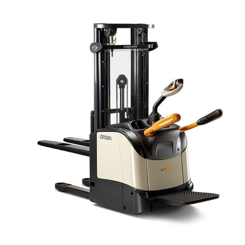 Accatastatore elettrico - ET 4000 series - CROWN - con piattaforma per conducente / per magazzino / per pallet