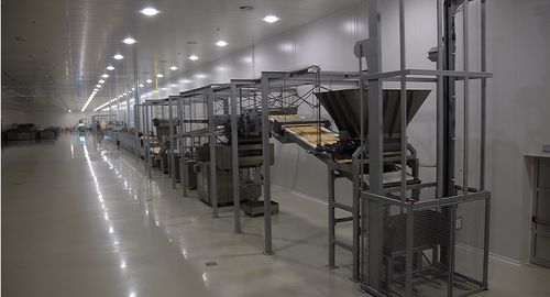 Sistema di alimentazione automatico - Baker Perkins Ltd.