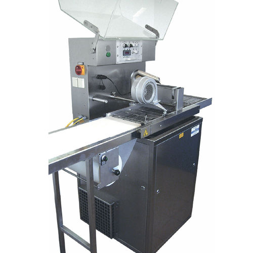 Macchina per rivestimento e tempra continuo - ATC series - LCM Schokoladenmaschinen GmbH - per cioccolato / con tavola vibrante