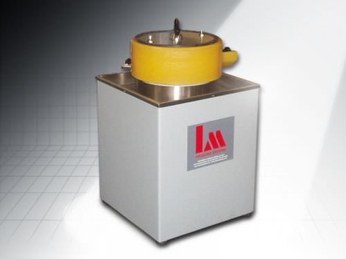 Vibratore con azionamento elettrico - . - LM srl - circolare / per multiprodotti / di finitura