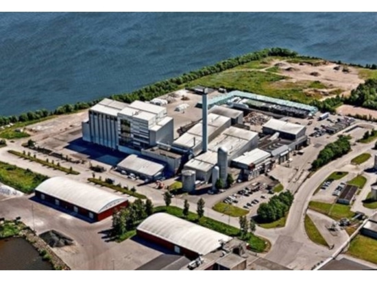 La caldaia trasforma i rifiuti in vapore industriale, elettricità