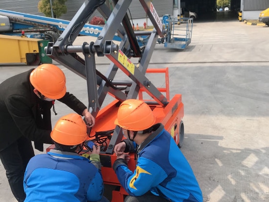 Inclinometro utilizzato negli ascensori aerei e nelle gru a torre