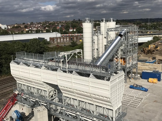 IL PIÙ GRANDE IMPIANTO DI BETONAGGIO A UMIDO DI WEMBLEY/LONDRA