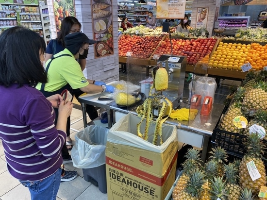 Astra lancia la macchina pelatrice KA-750 per ananas dal cuore morbido