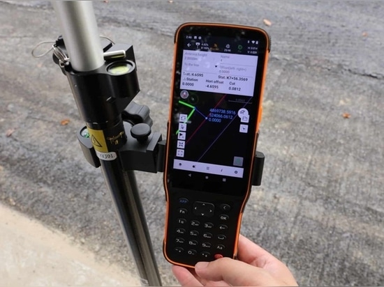 CHC Navigation presenta il controller da campo HCE600 Rugged