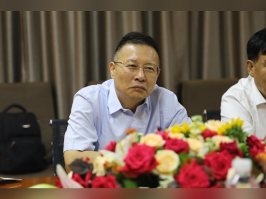 Delegazione dell'Associazione cinese dell'industria dei metalli non ferrosi in visita a Shenyang Longi per uno scambio tecnico sui metalli riciclati