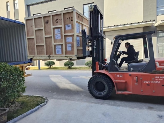 Consegna in fabbrica: agitatore idraulico a vibrazione da 100 kN