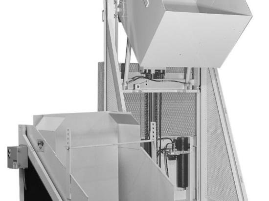 Massimizzare l'efficienza nello scarico dei materiali: Sistemi essenziali per i trasformatori di materie plastiche