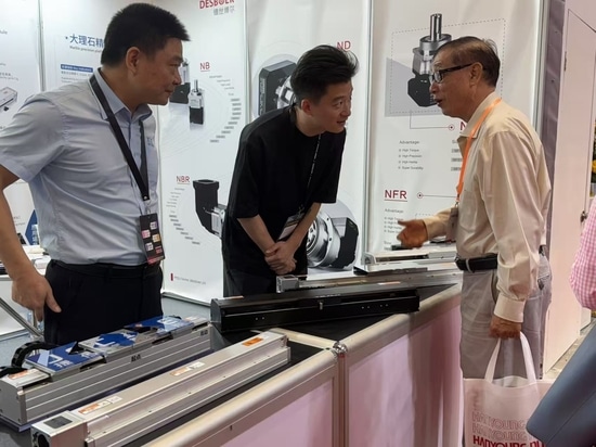 La nostra fabbrica è al centro dell'attenzione della principale fiera manifatturiera del Vietnam con soluzioni di automazione dal vivo