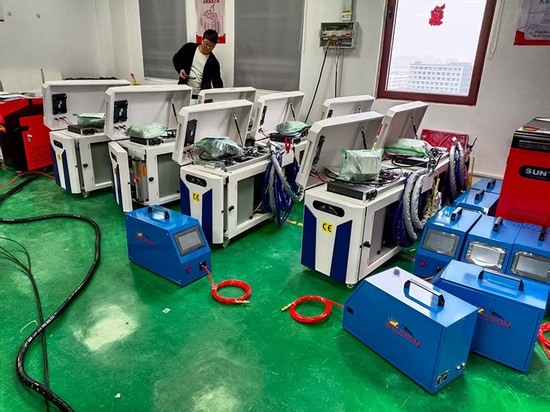 La saldatrice laser portatile dalla Spagna è stata collaudata ed è pronta per essere spedita