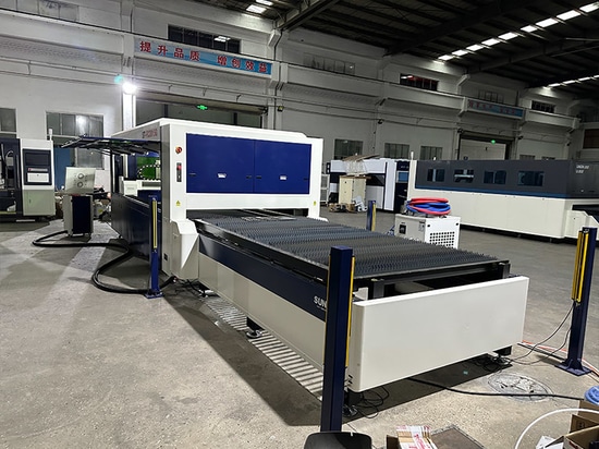 Macchine da taglio laser Suntop installate con successo e pronte per la spedizione ai clienti tedeschi
