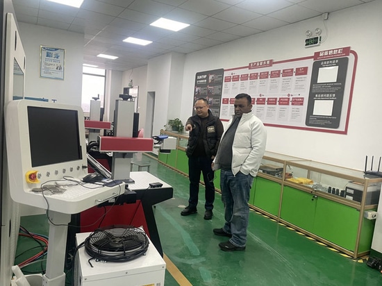 Risultati dell'ispezione clienti e dell'approvvigionamento di apparecchiature laser nell'industria della strumentazione e dei metalli