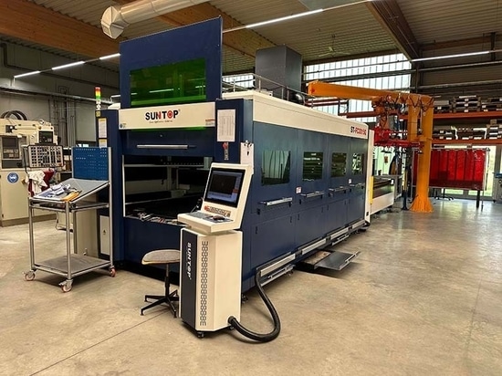 La macchina per il taglio laser SUNTOP soddisfa con successo i clienti tedeschi della lavorazione della lamiera