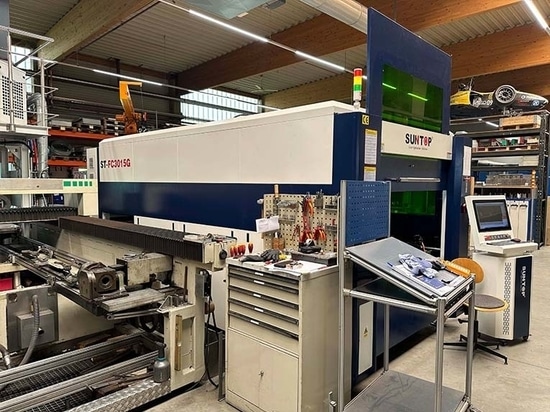 La macchina per il taglio laser SUNTOP soddisfa con successo i clienti tedeschi della lavorazione della lamiera
