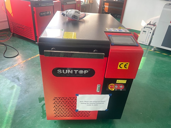 L'installazione e il collaudo del pulitore laser per il cliente in Uzbekistan sono stati completati con successo e sono pronti per la spedizione!