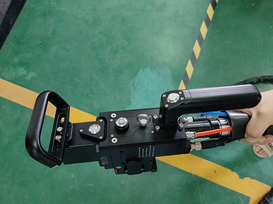 Suntop presenta una macchina per la pulizia laser portatile da 6000W personalizzata per i clienti