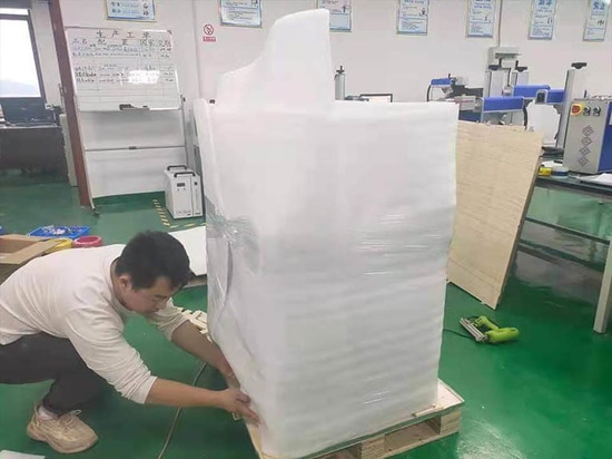 Il marcatore laser per armadi Suntop completa i test e la spedizione