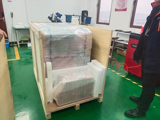 Saldatrice laser portatile 3 in 1 Suntop pronta per la spedizione al cliente russo