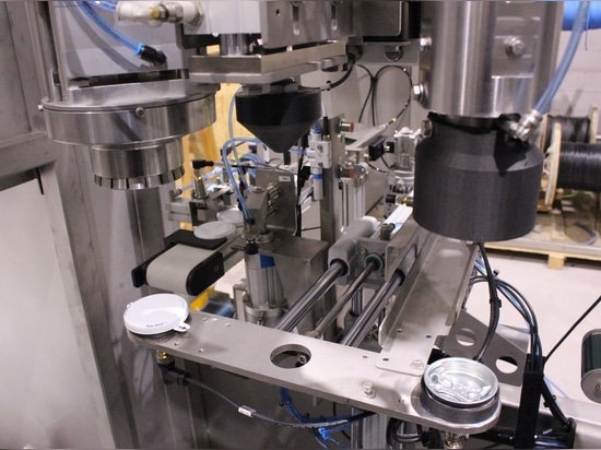 Linea di riempimento fusti completamente automatica