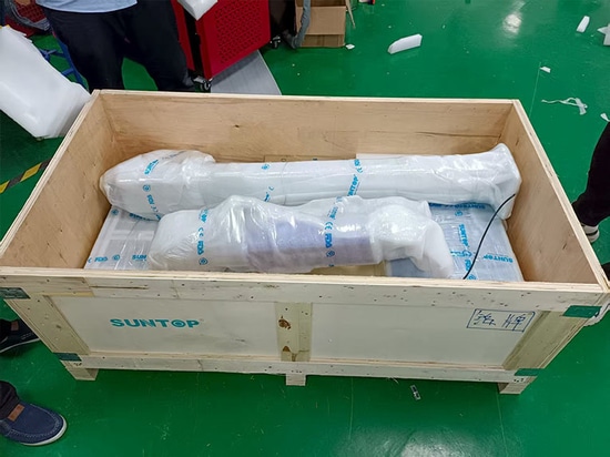 Macchina per marcatura laser volante assemblata e testata con successo per spedizioni di grandi volumi