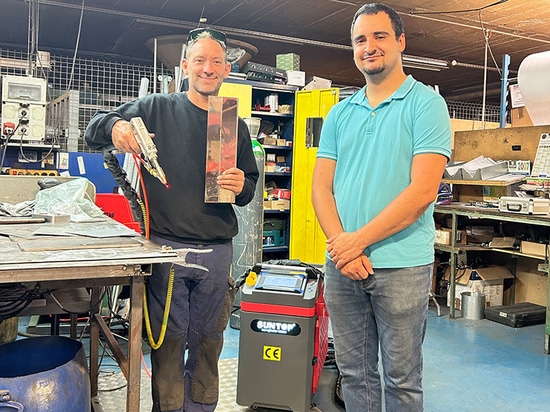 Suntop Engineers ha formato con successo un cliente francese sull'uso della saldatrice laser da 1500 W, garantendo soddisfazione e collaborazione futura!