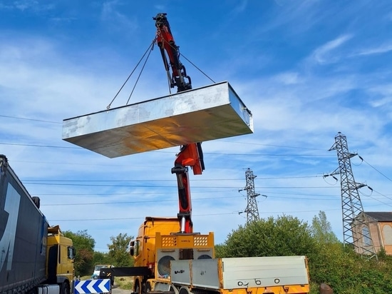 Installazione rapida del sistema di ritenzione ERT MODULO di Sanergrid su un trasformatore elettrico