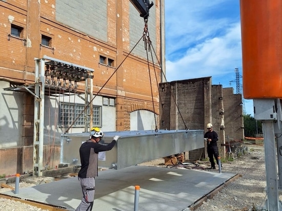 Installazione rapida del sistema di ritenzione ERT MODULO di Sanergrid su un trasformatore elettrico