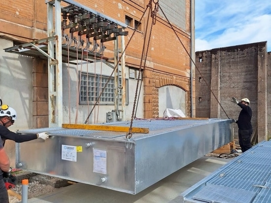 Installazione rapida del sistema di ritenzione ERT MODULO di Sanergrid su un trasformatore elettrico
