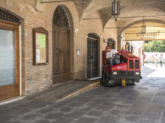 La macchina per la pulizia COMBO di RCM: Veloce, maneggevole, sostenibile