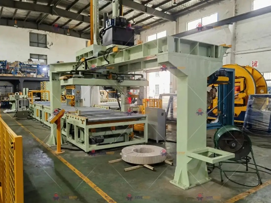 una storia "Made in China": FHOPEPACK mostra al mondo la potenza delle linee automatiche per l'imballaggio di bobine d'acciaio in Cina