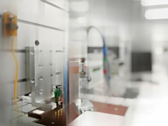 Velocità e precisione nell'assemblaggio SMD di Micro-Hybrid